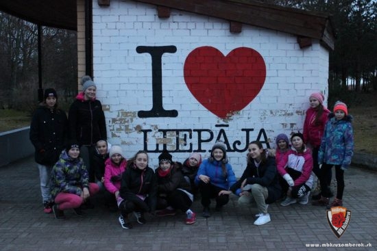  Mladšie žiačky MBK Ružomberok v meste Liepaja v Lotašsku