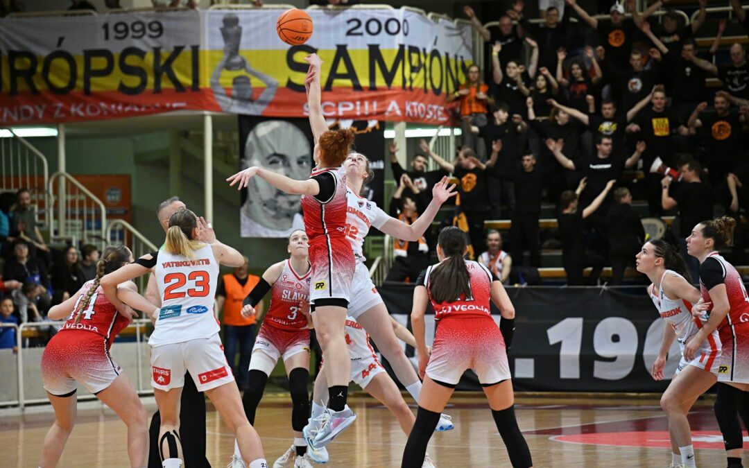 Semifinálová séria sa sťahuje pod Urpín