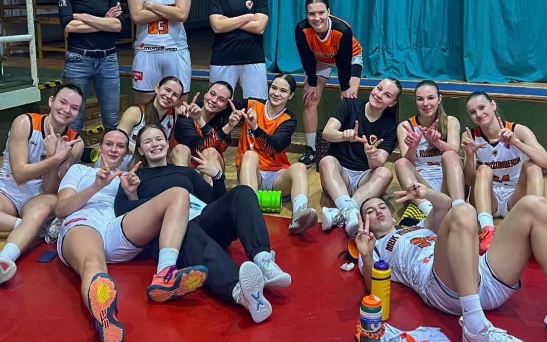 Naše juniorky postúpili do semifinále