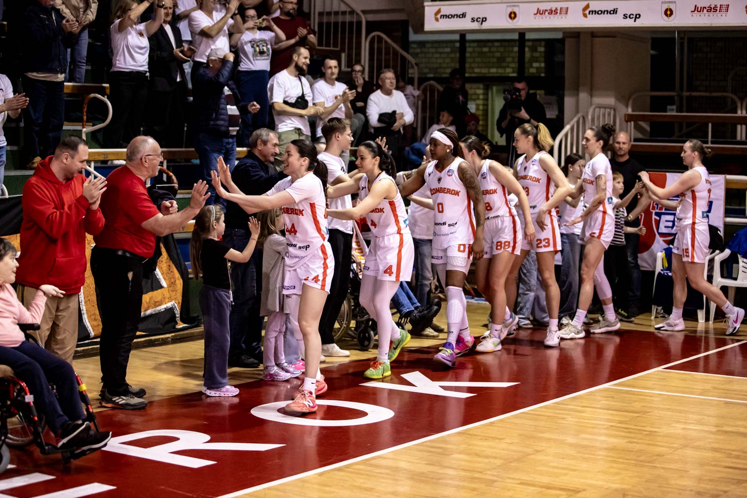 V Piešťanoch zabojujeme o majstrovský mečbal, poďme našim hráčkam opätovne vytvoriť domáce prostredie!